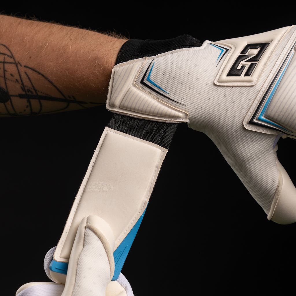 Junior NXT Pro NGT | Negative Cut Goalkeeper Gloves | One Glove ...